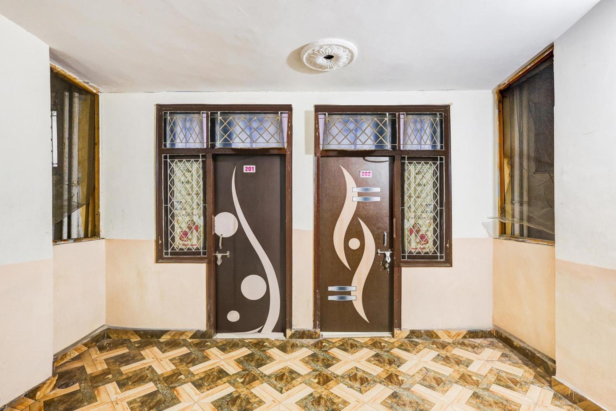Hotel O Deurali Dx Нью-Дели Экстерьер фото