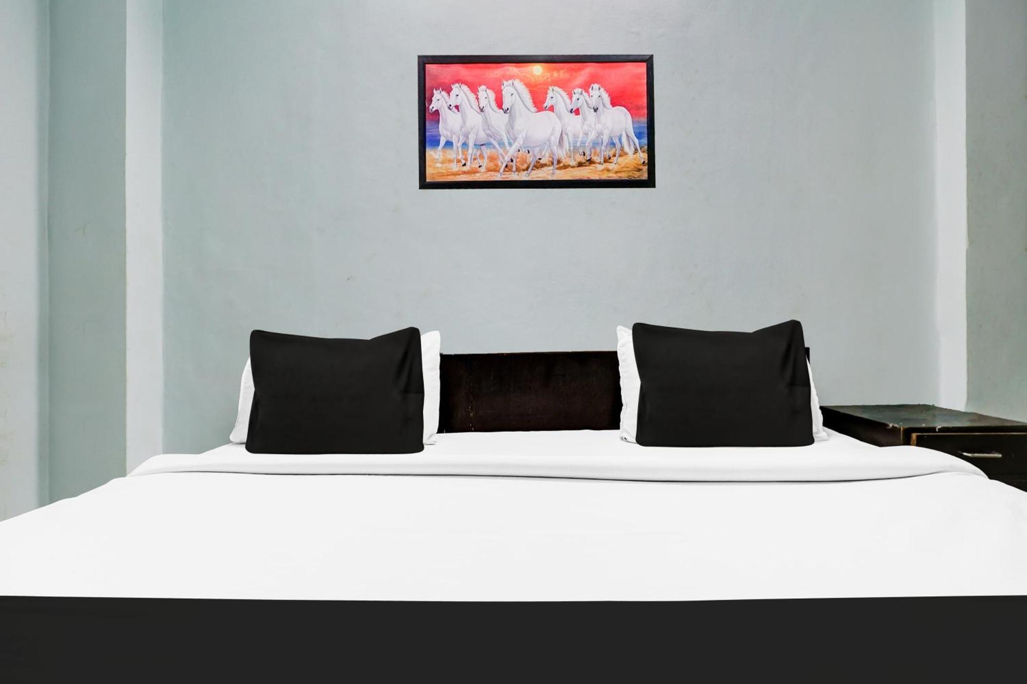 Hotel O Deurali Dx Нью-Дели Экстерьер фото